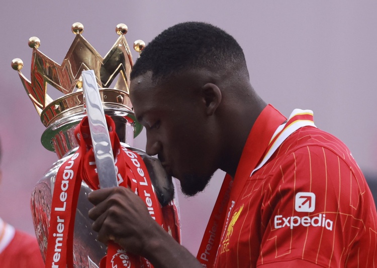 MK体育登录入口-皇马对科纳特加盟持乐观态度，球员将评估皇马与利物浦报价