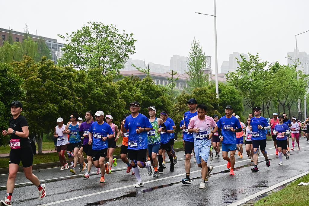 MK体育下载-跑马拉松买房最高补贴10万元！多地向马拉松参赛者提供购房优惠